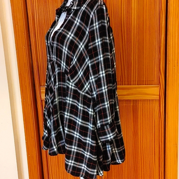 Soft Flannel Plaid Flowy Top - Picture 4 of 6